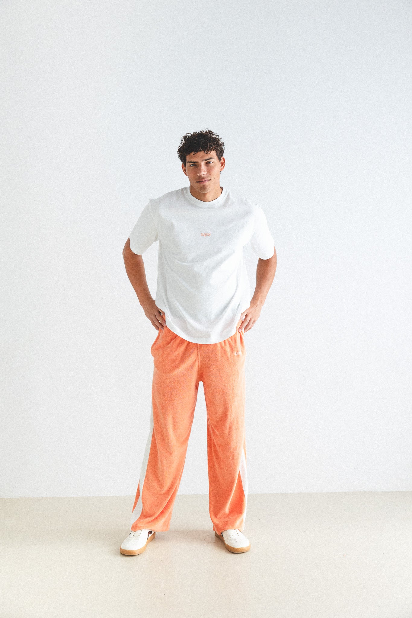 WHITE TEE OHNE PROJECT x CLOTSY BRAND