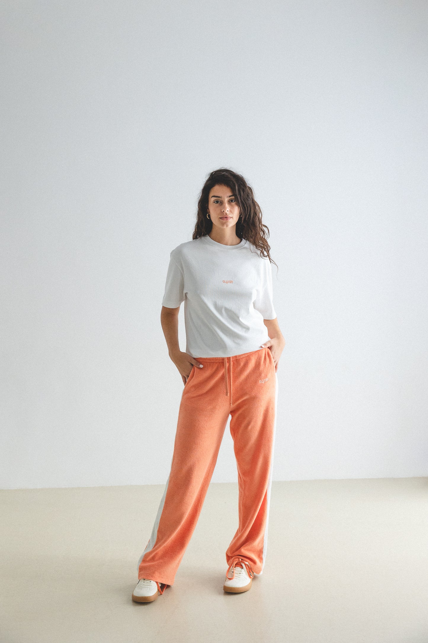 WHITE TEE OHNE PROJECT x CLOTSY BRAND