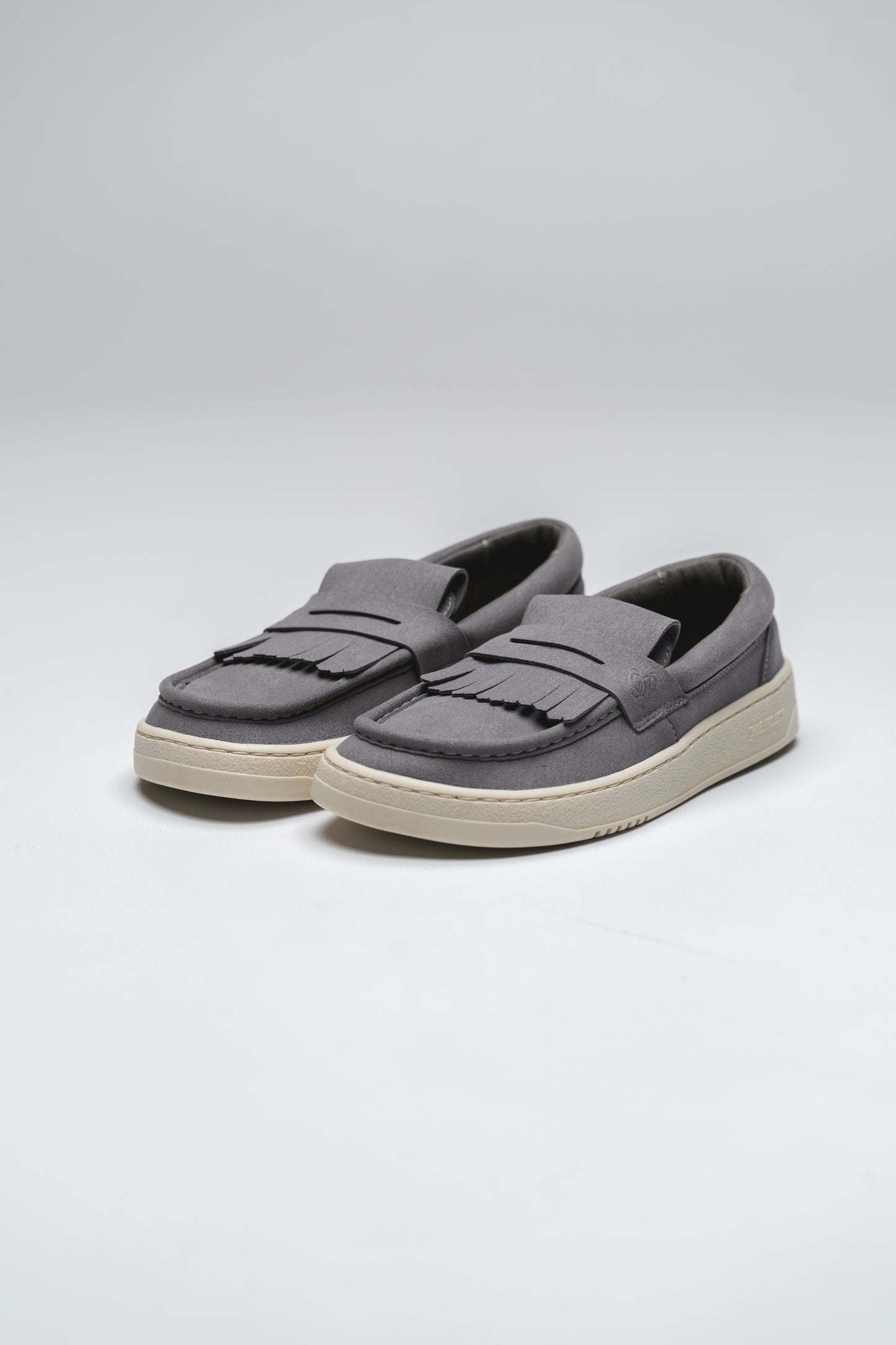 Barefoot Loafer Luma Smoke Grey 2