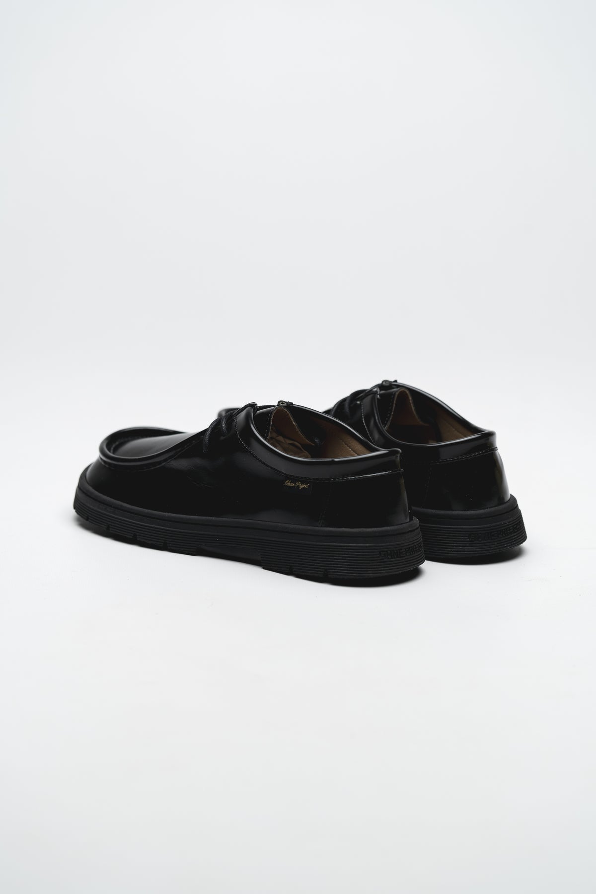 BAREFOOT LACE-UP SHOE MILOS GLOSSY BLACK