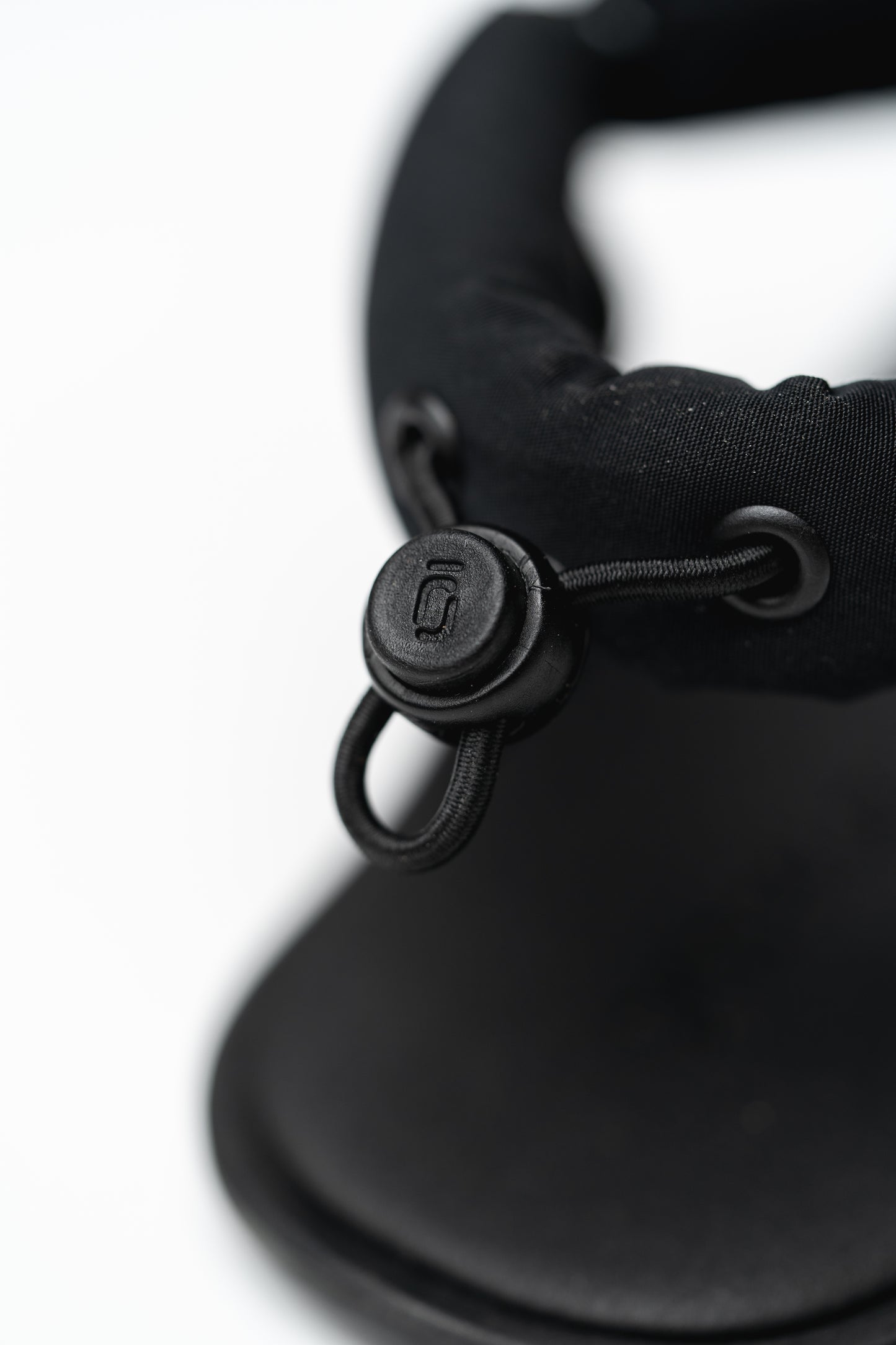 PADDED BAREFOOT SANDAL SOREN BLACK