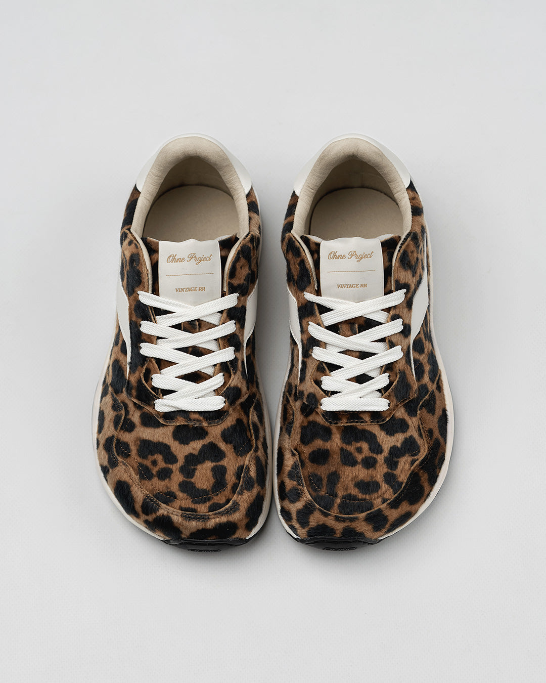 Zapatillas Barefoot Retro Run Vintage Leo vista del par