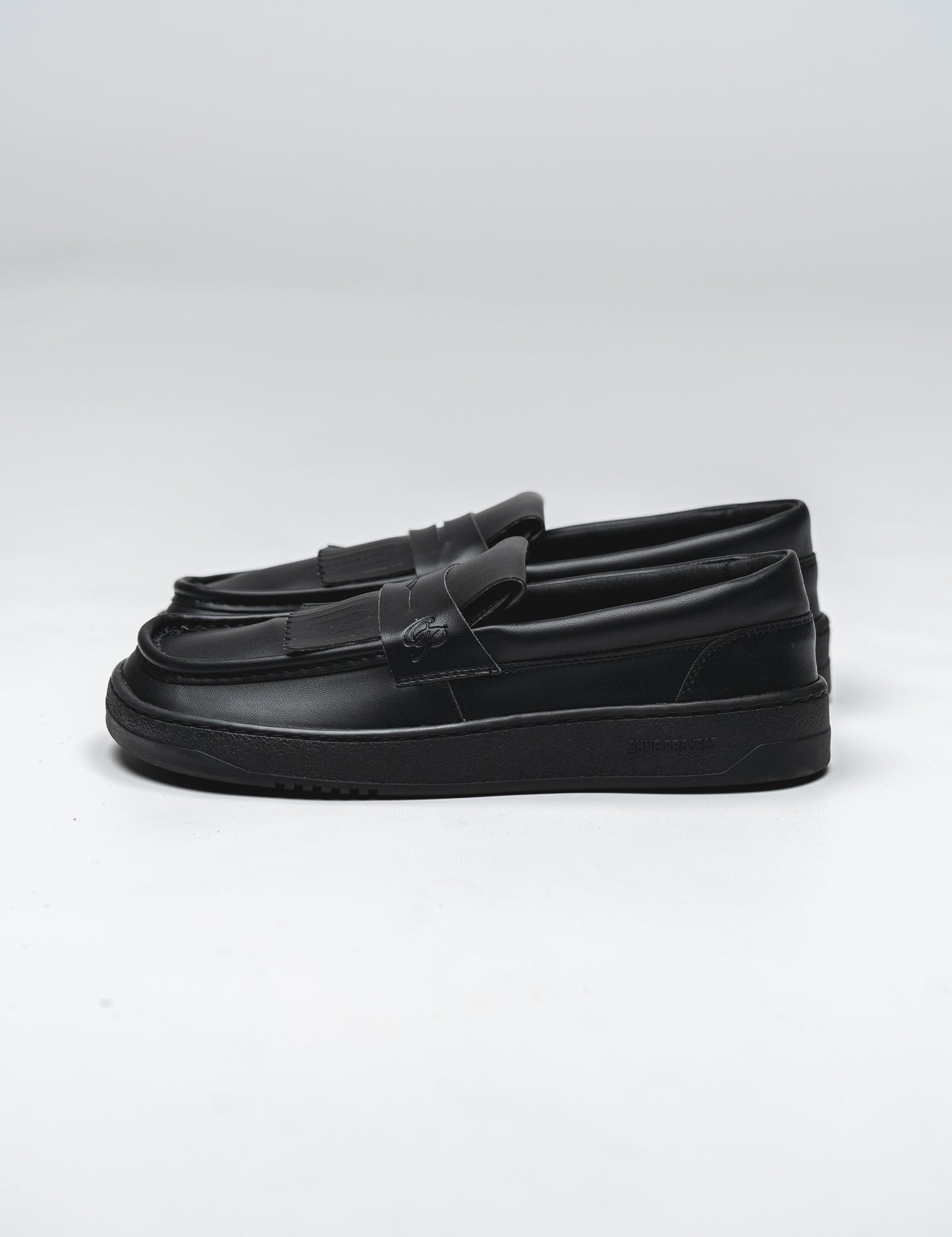 Barefoot Loafer Luma Butter Black 1