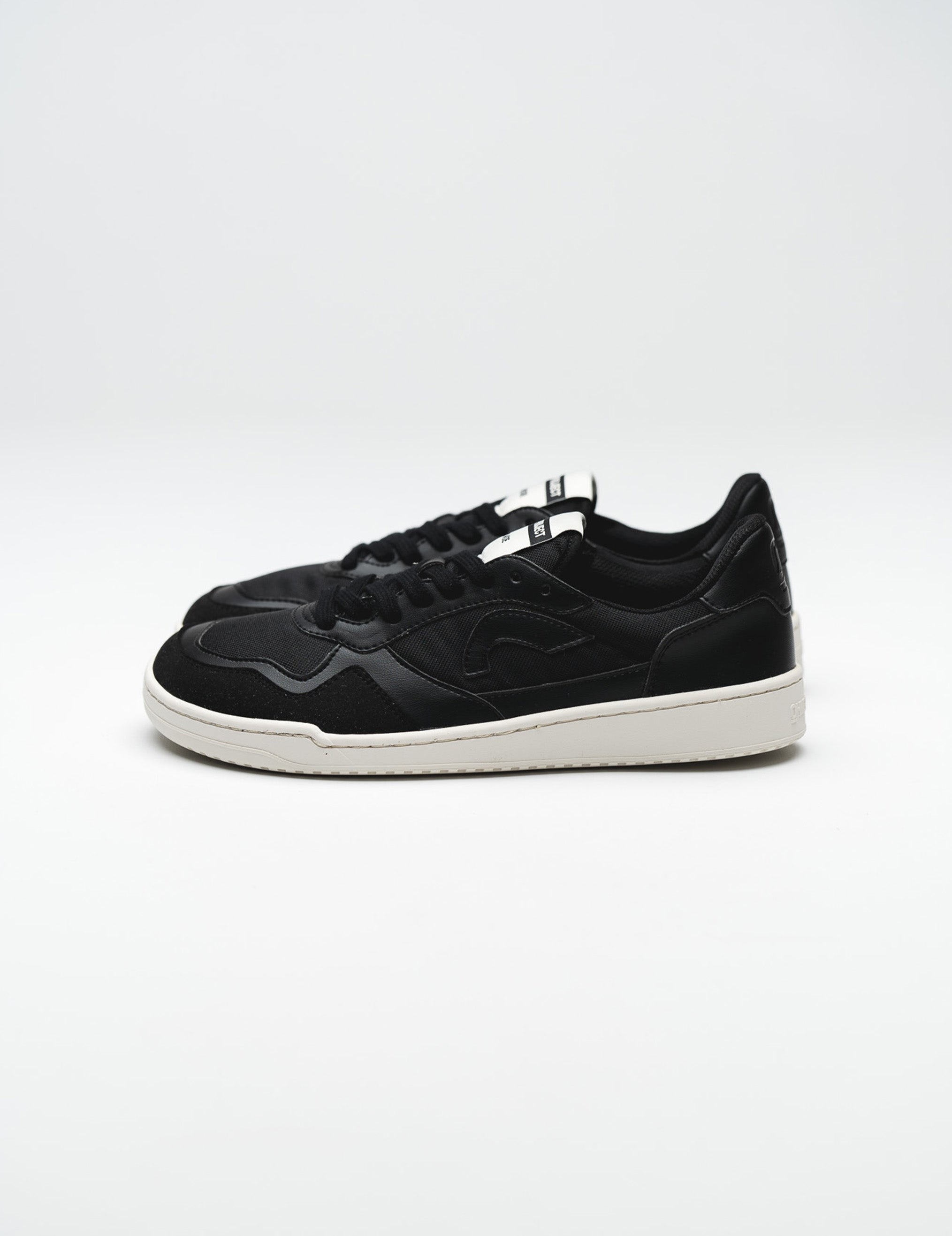 Fashion Barefoot Sneakers | Project 080 | Ohne