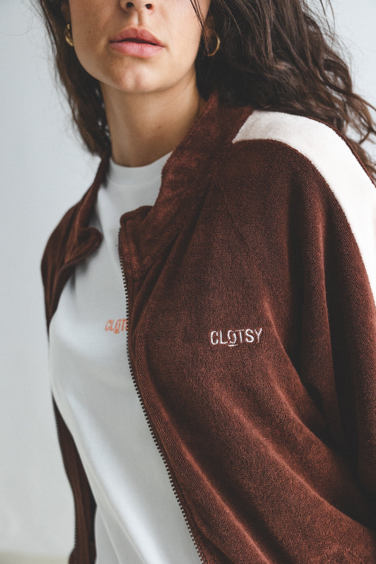 OHNE PROJECT x CLOTSY BRAND - CHAQUETA MARRÓN