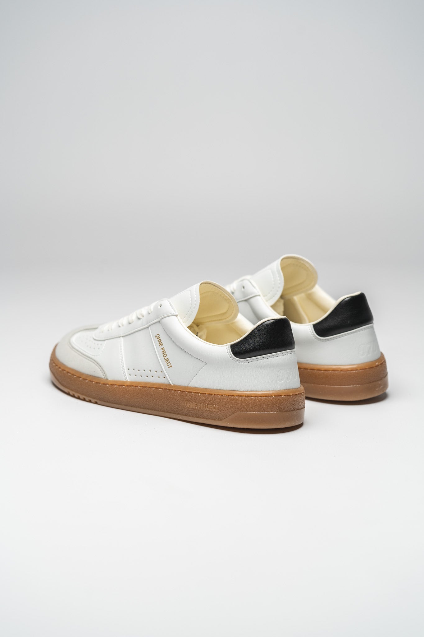 CLASSIC WHITE - PROJECT 070 BAREFOOT SNEAKER