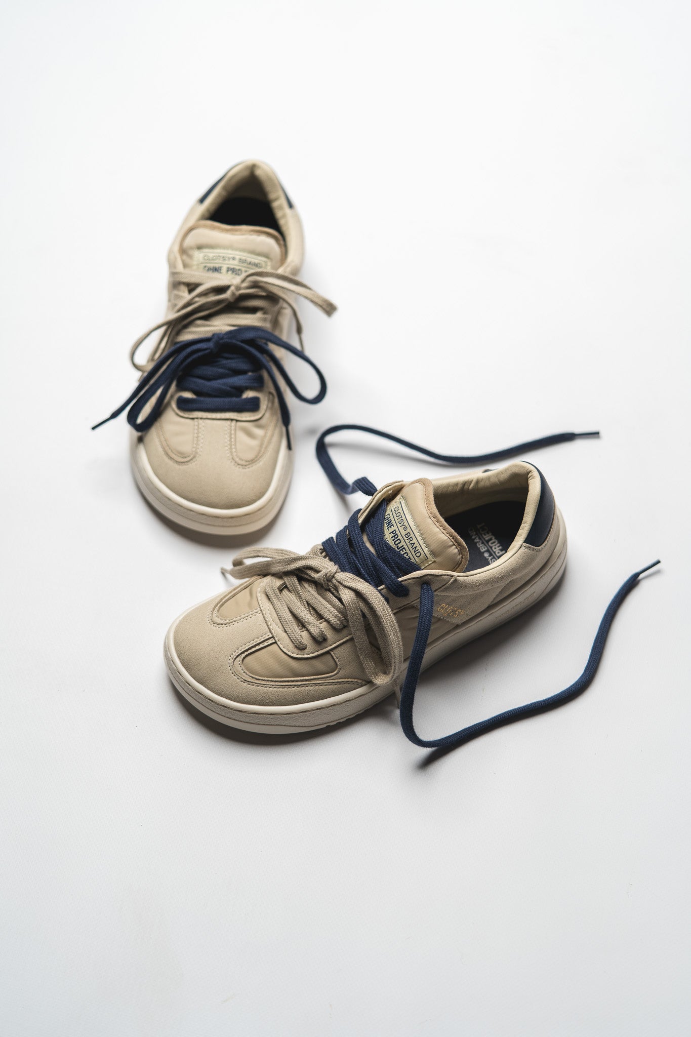 BAREFOOT SNEAKER 070 TAUPE OHNE PROJECT x CLOTSY BRAND