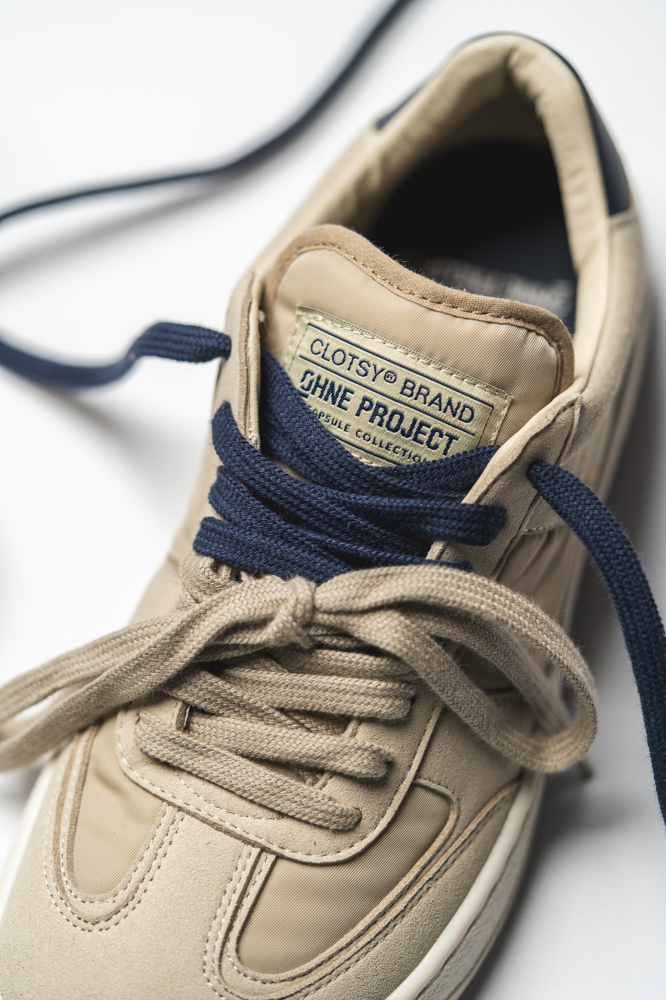 BAREFOOT SNEAKER 070 TAUPE OHNE PROJECT x CLOTSY BRAND