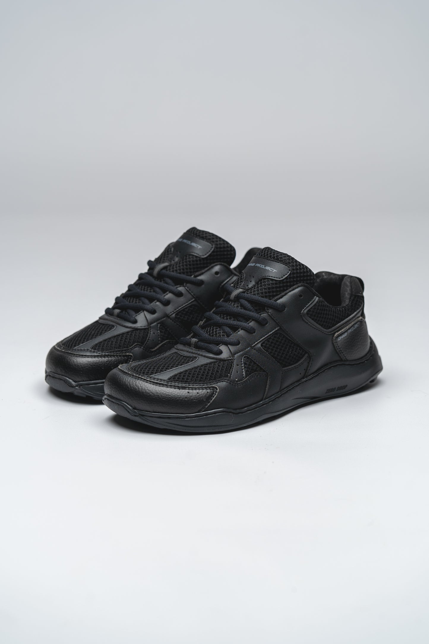 Barefoot Sneaker Retro Run Triple Black 2