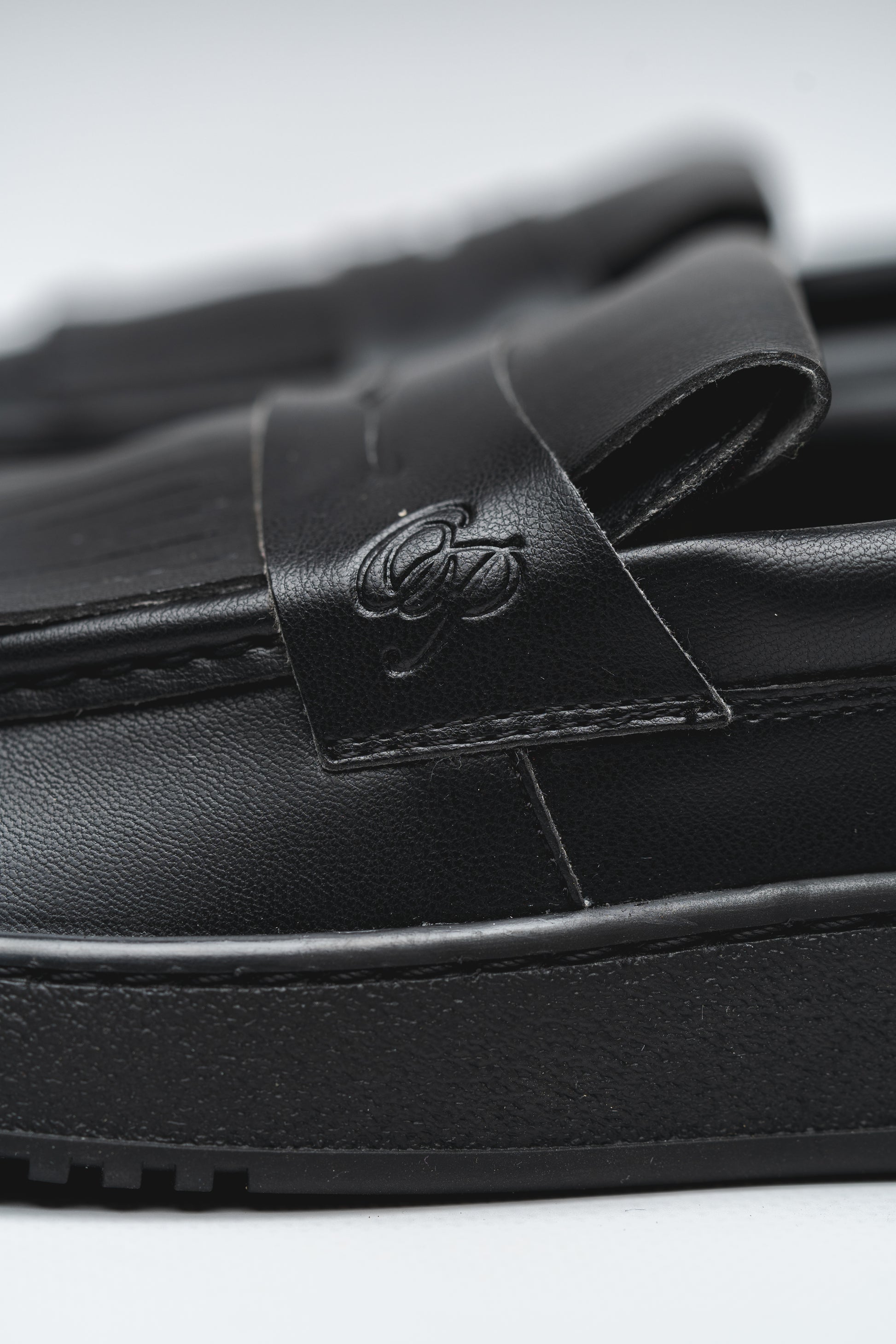 Barefoot Loafer Luma Butter Black 7