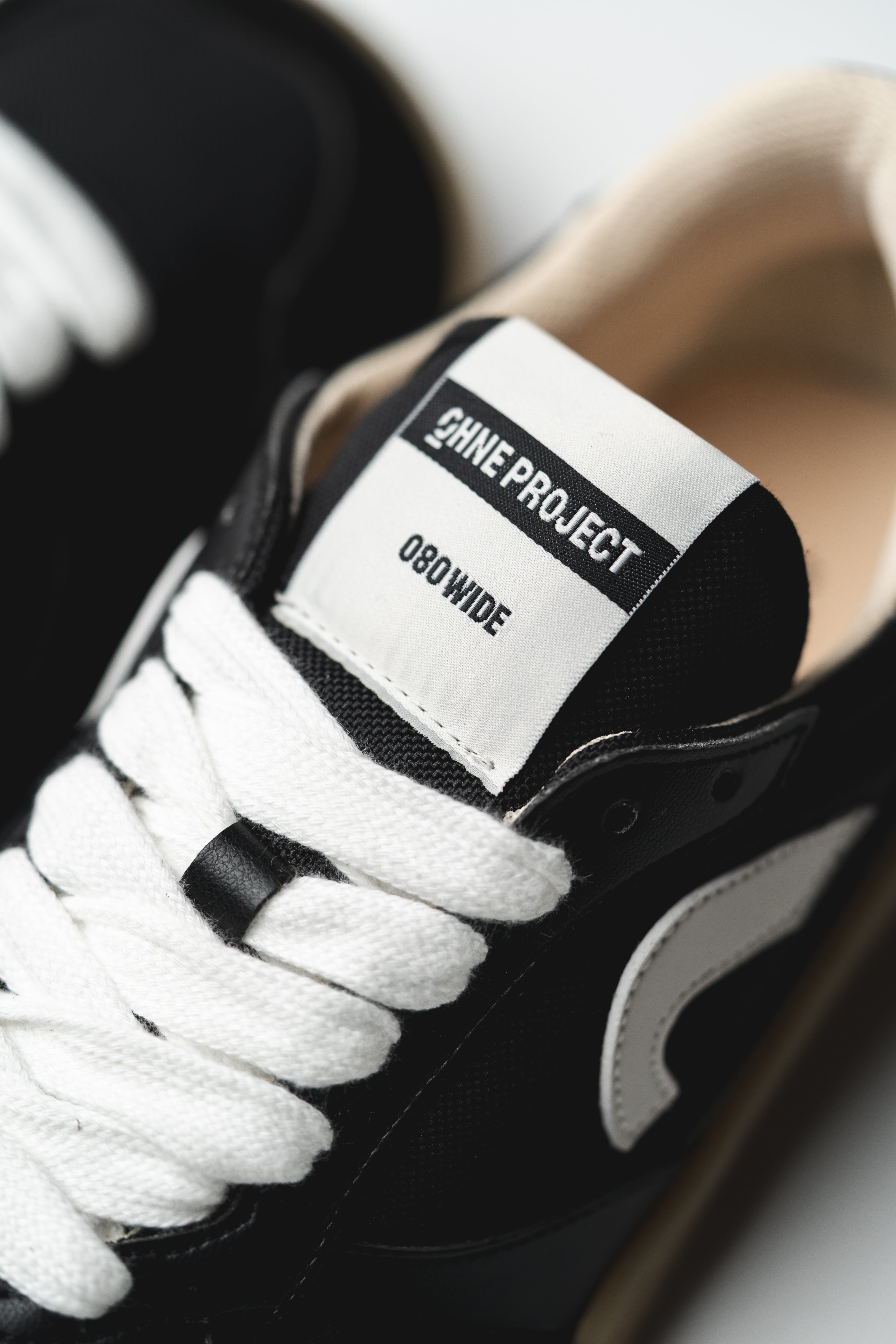 Barefoot Sneaker 080 Wide Black Gum | Ohne Project