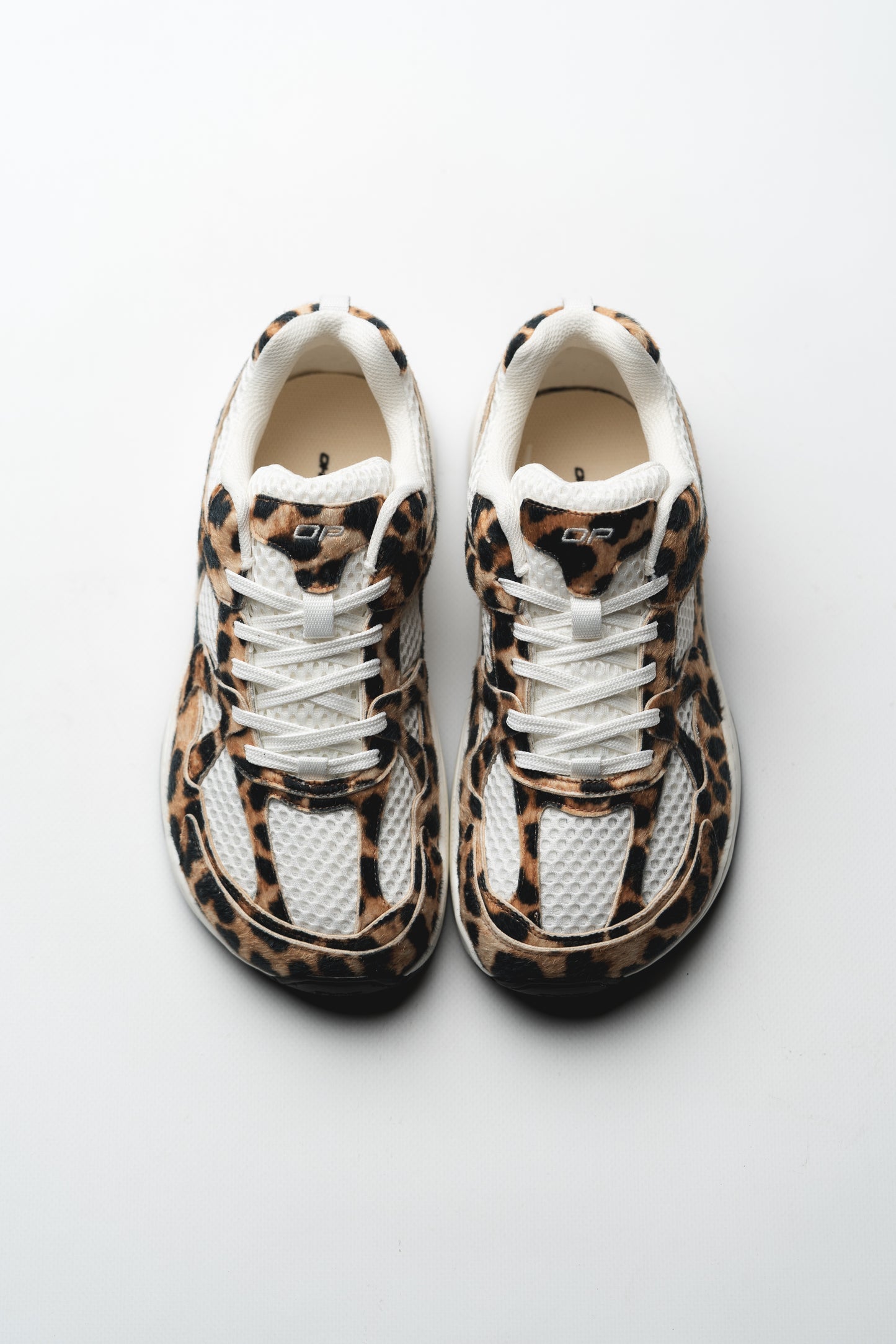 Barefoot Sneaker Retro Run Animal above