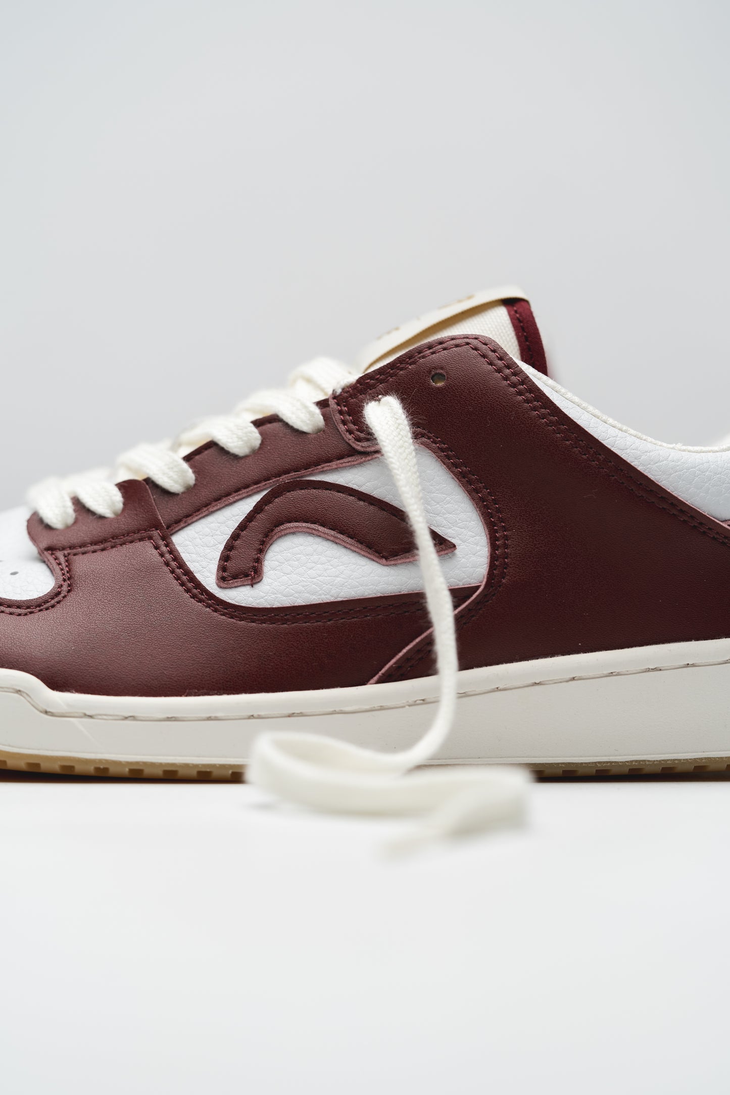 089 Wide Zapatillas Barefoot Merlot Ohne Project - detalle de cordones