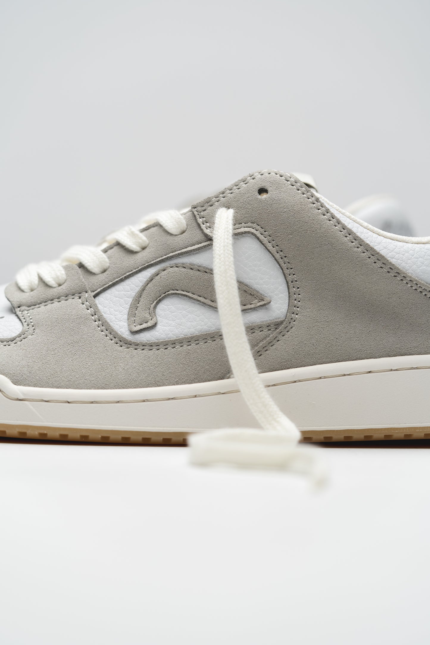 089 Wide Zapatillas Barefoot Grey Wolf Ohne Project - detalle de cordones