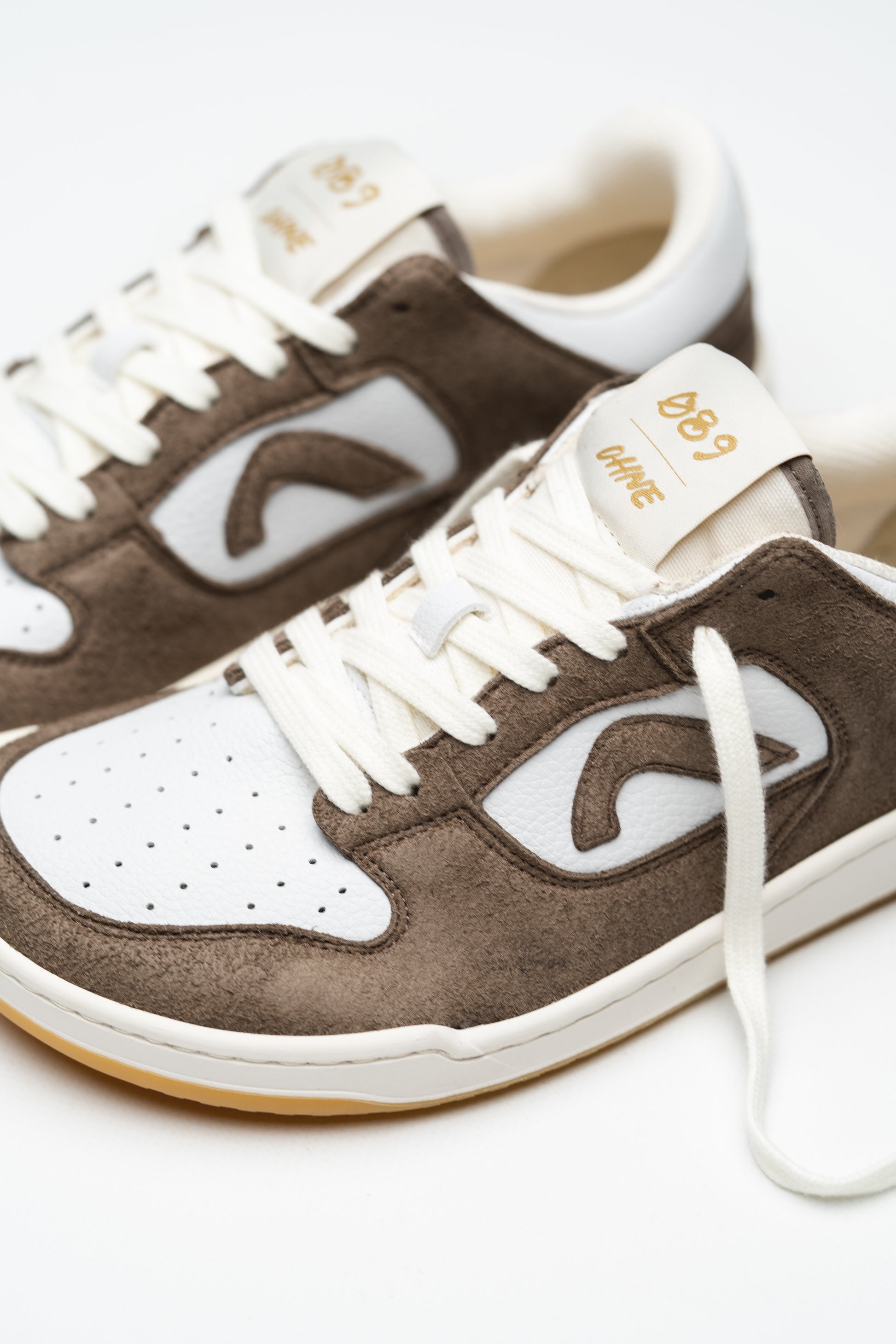 089 Wide Zapatillas Barefoot Smoky Taupe Ohne Project - detalle del logo