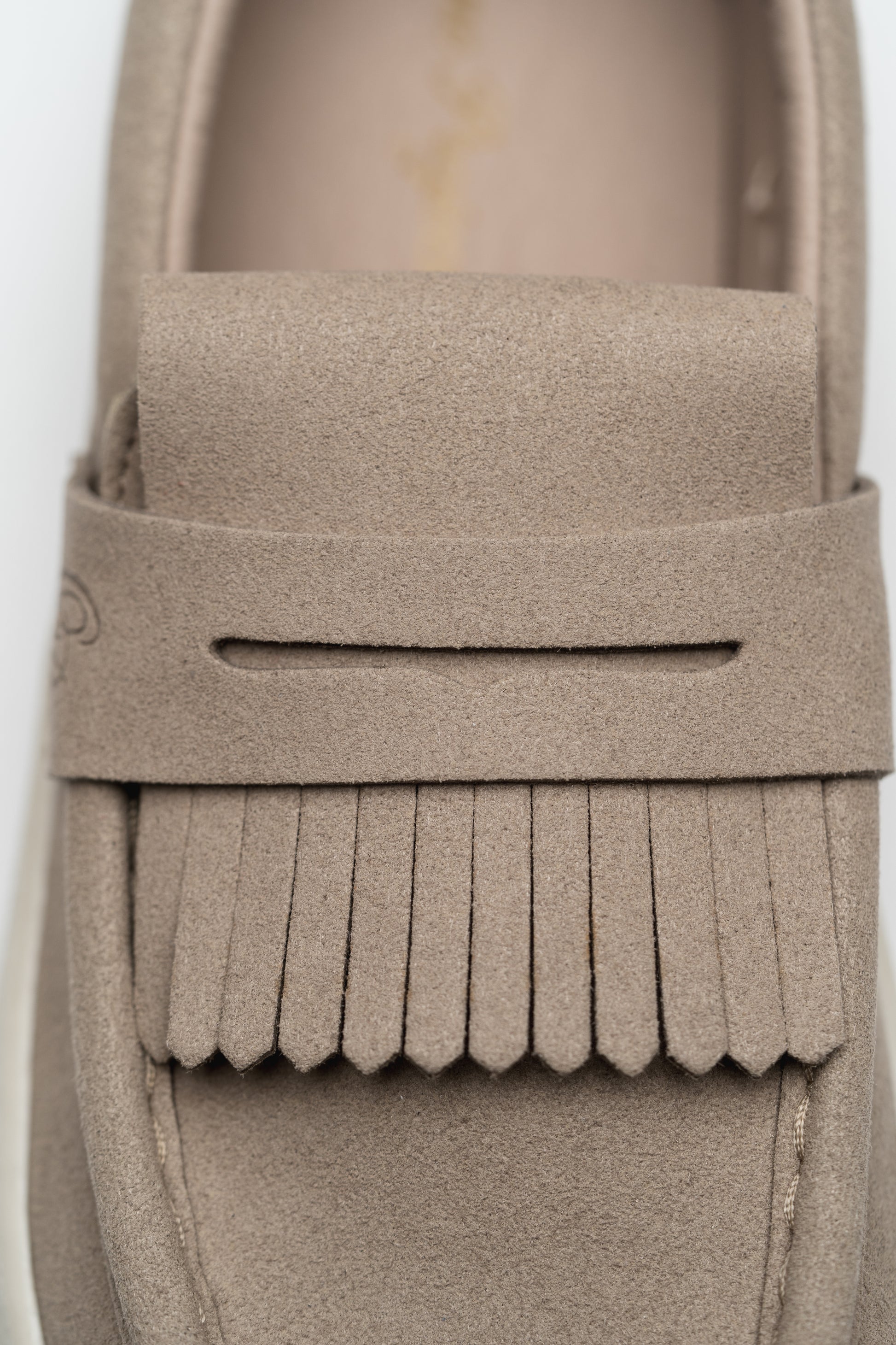 Barefoot Loafer Luma Elephant Ohne Project - tassels detail view