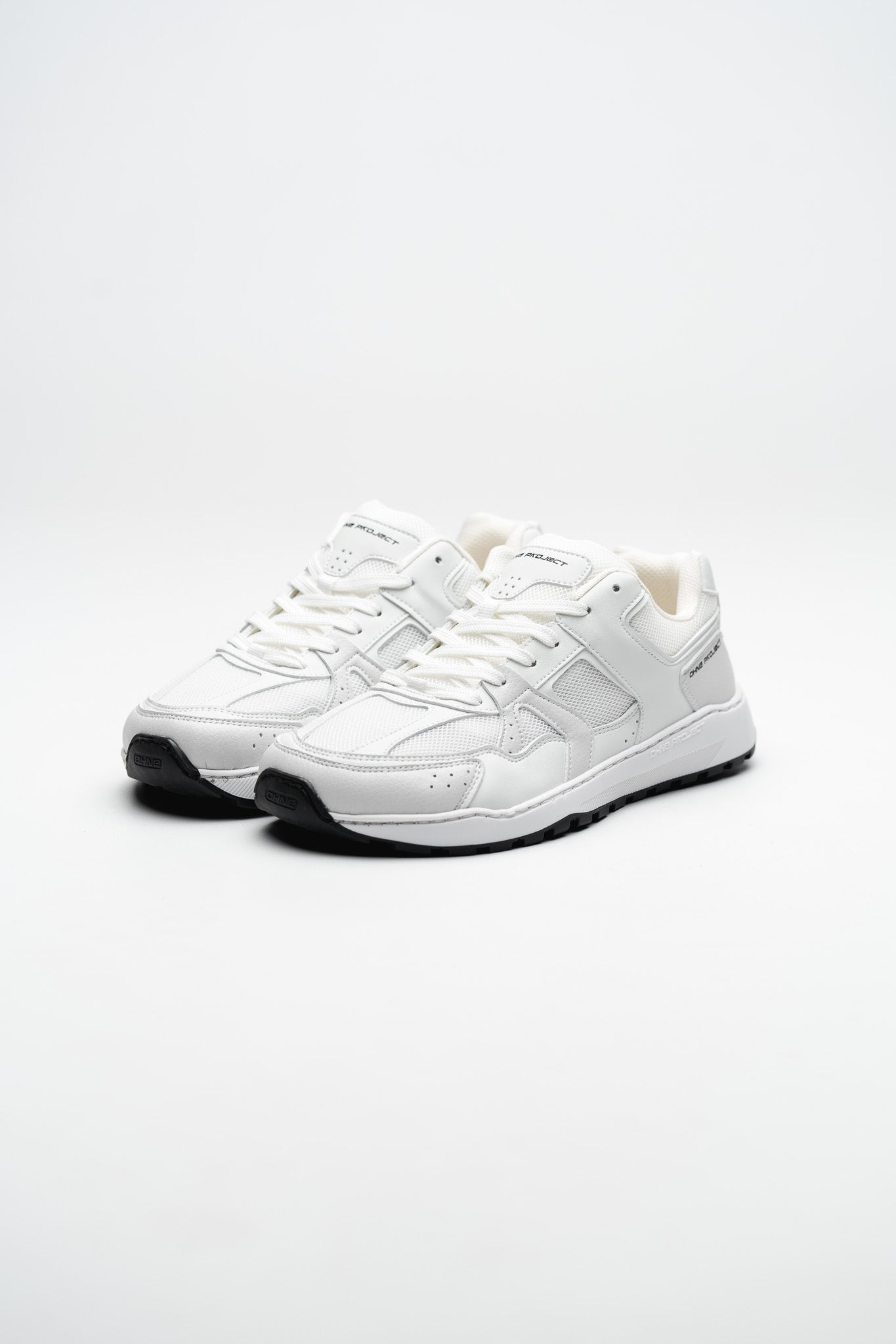 Barefoot Sneaker Retro Run V2 Off White - Ohne Project - full pair view