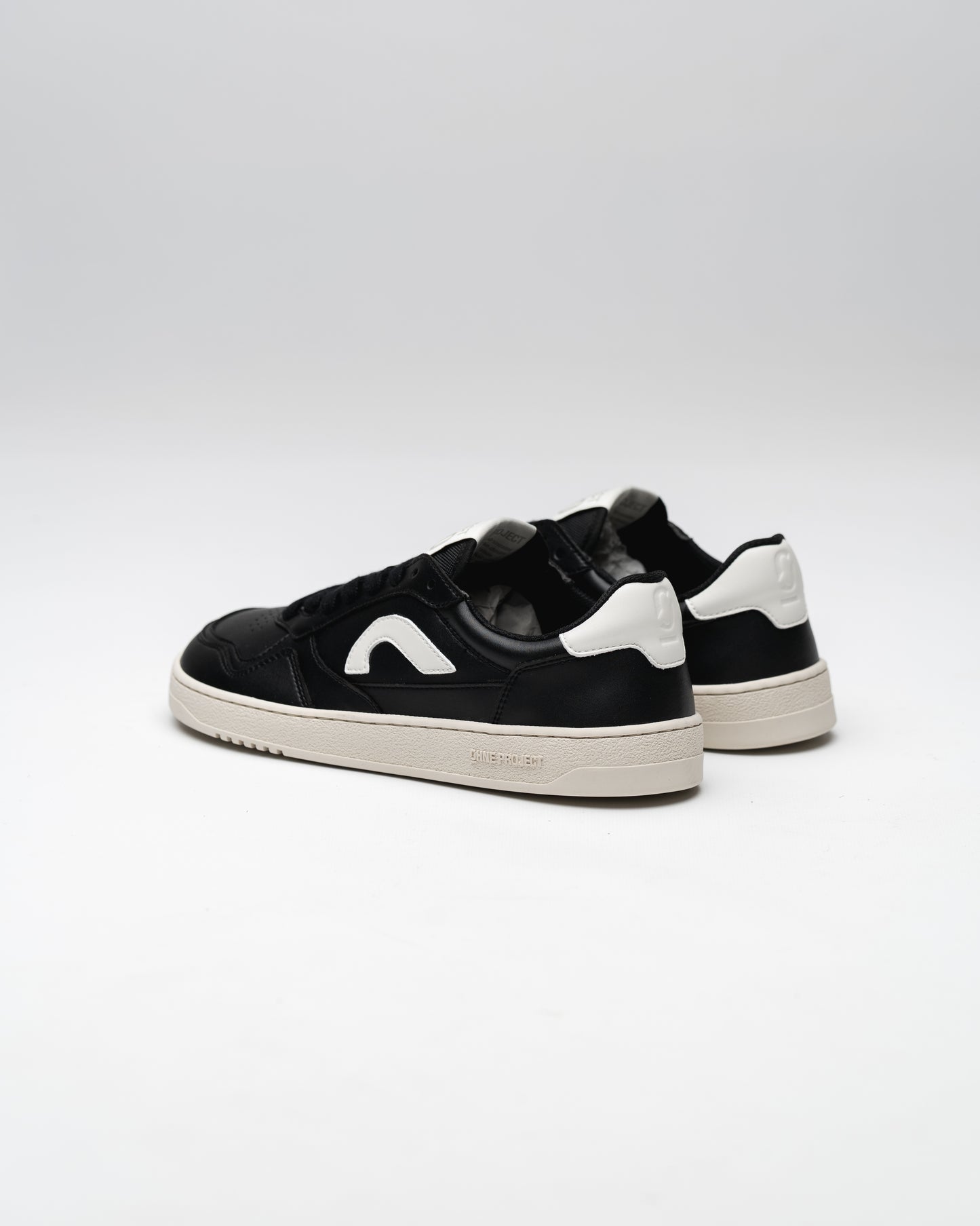 Barefoot Sneaker 080 Shadow Black Ohne Project rear view