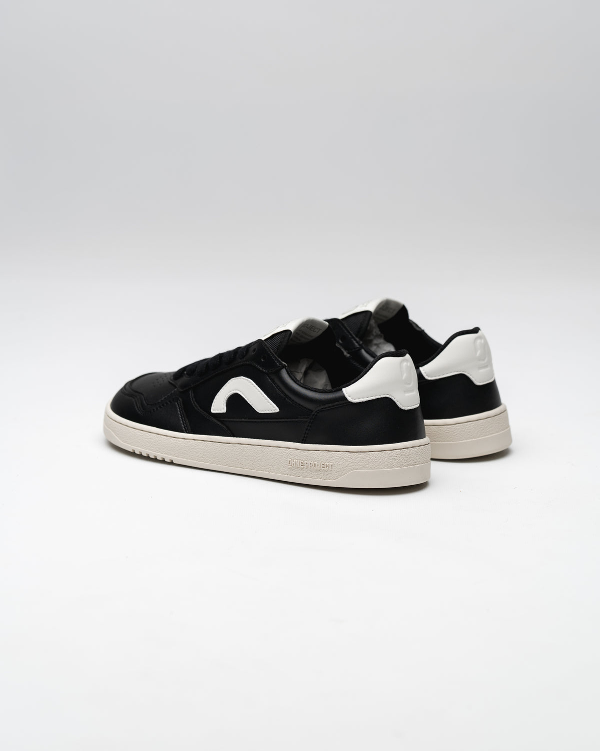 Barefoot Sneaker 080 Shadow Black Ohne Project rear view