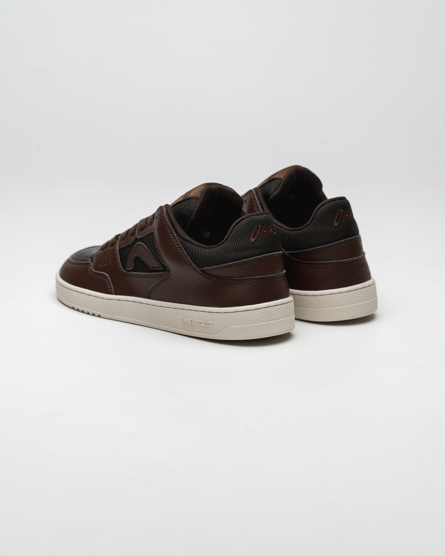 BAREFOOT SNEAKER 090 WALNUT