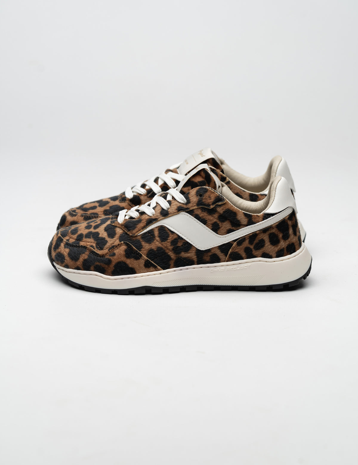 Barefoot Sneaker Retro Run Vintage Leo side view