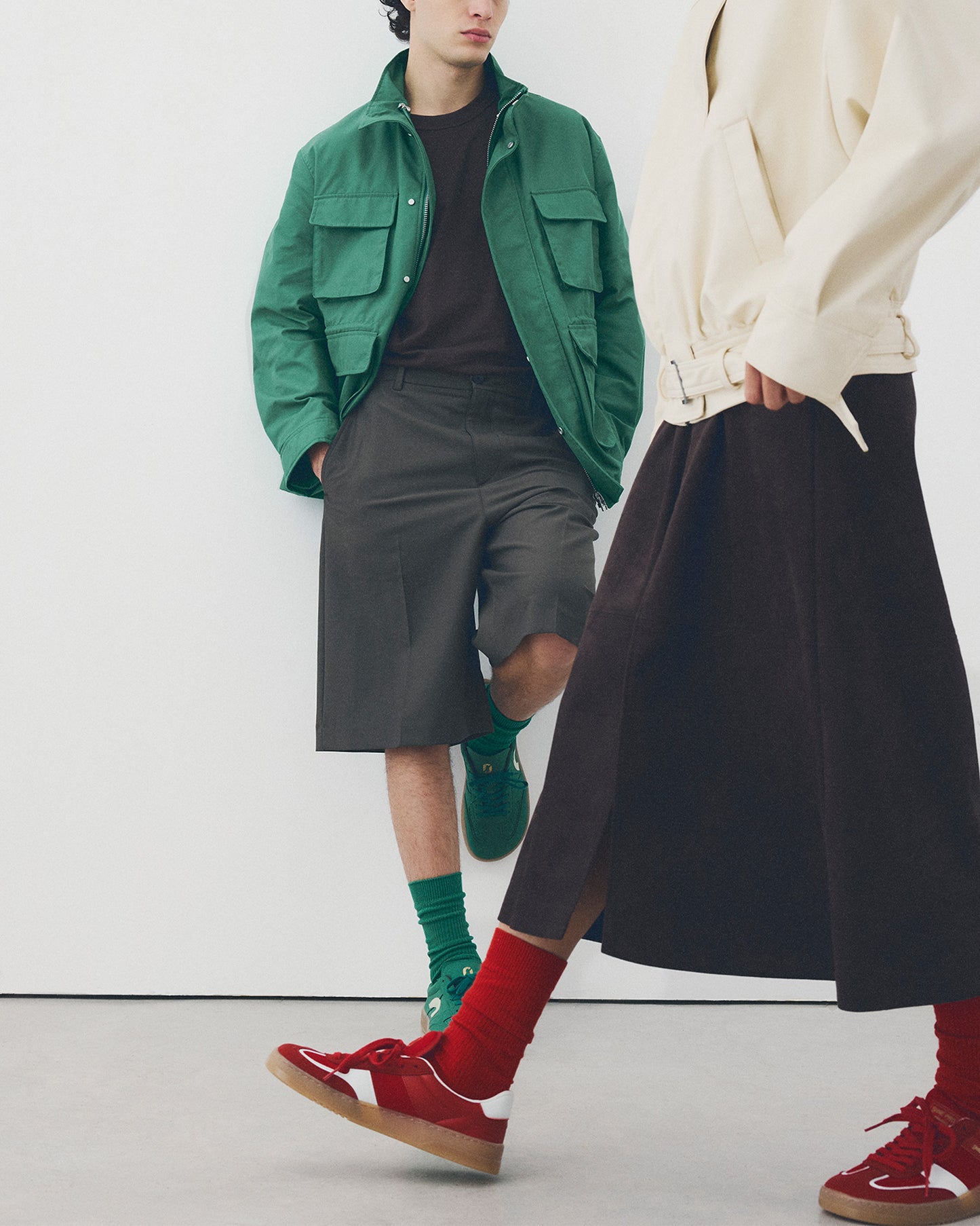 Ohne Project Barefoot Sneaker Project 070 Fresh Red worn by models