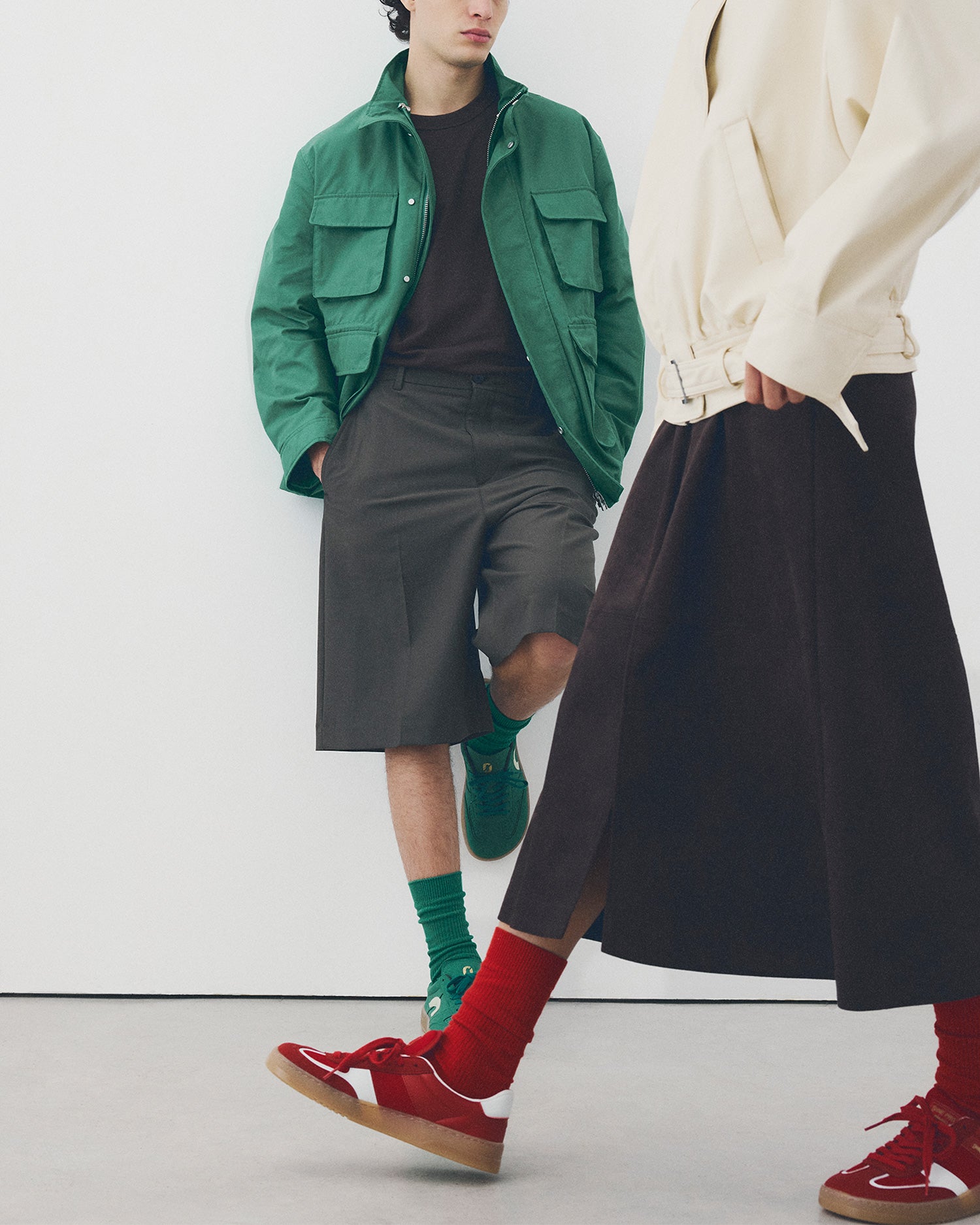 Ohne Project Barefoot Sneaker Project 070 Fresh Red worn by models