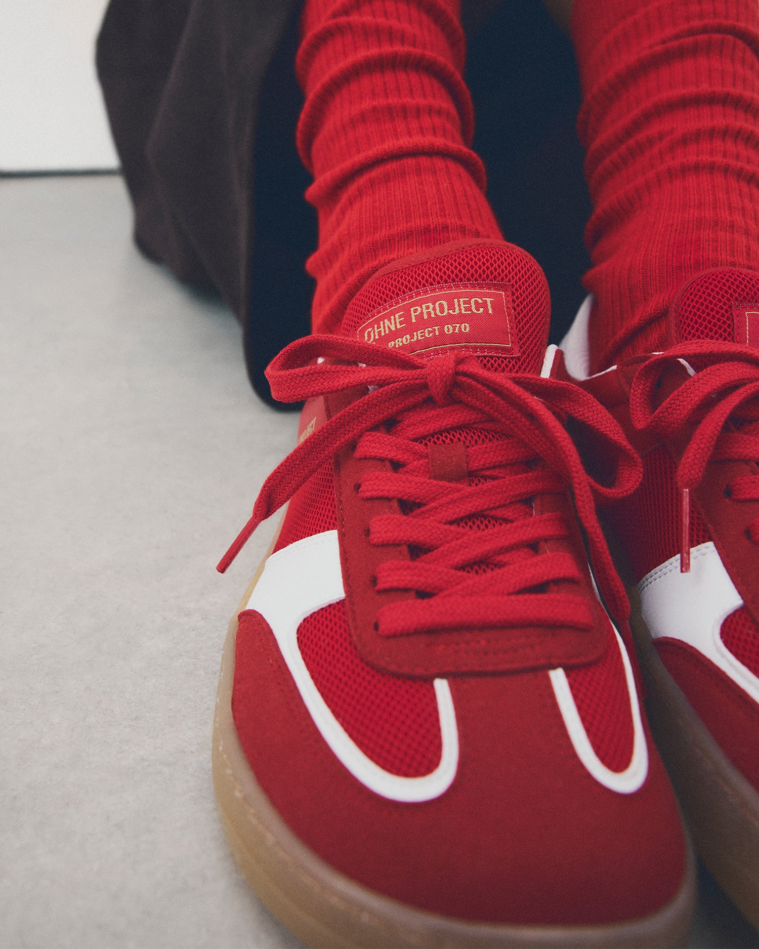 Ohne Project Barefoot Sneaker Project 070 Fresh Red laces and logo view