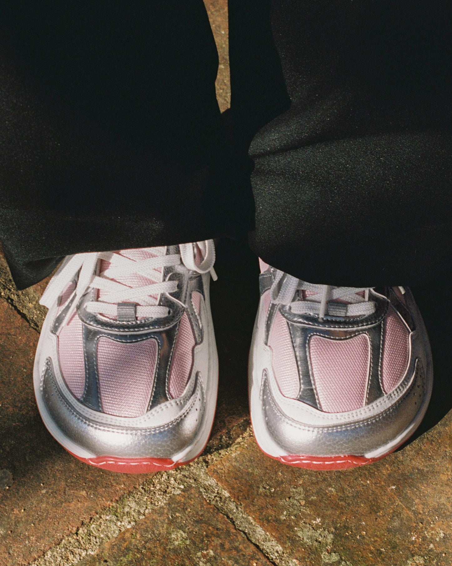 barefoot sneaker retro run silver pink Ohne Project wide toe box