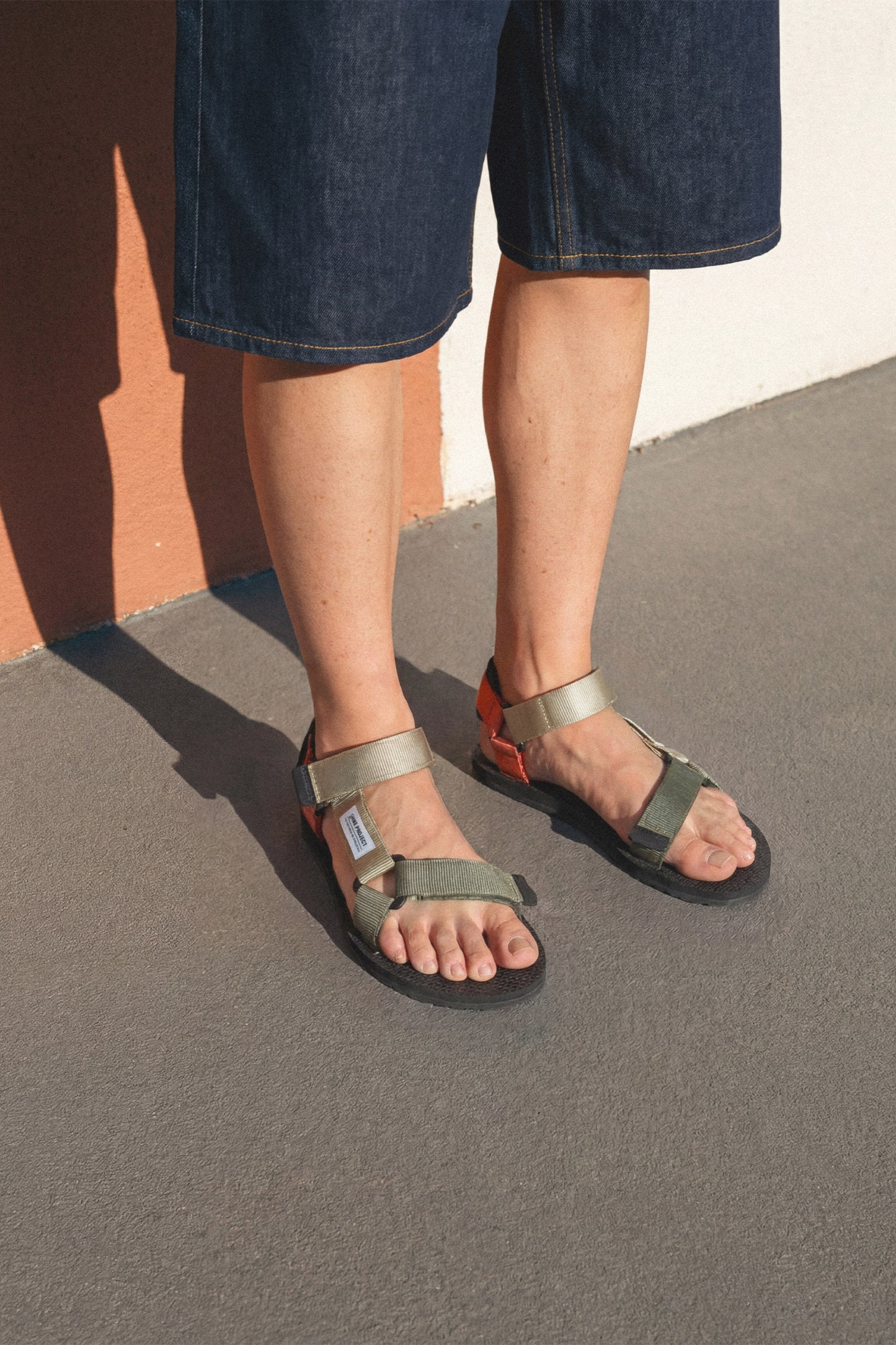 Barefoot Sandal Maui Pastel - Ohne Project -  by a model