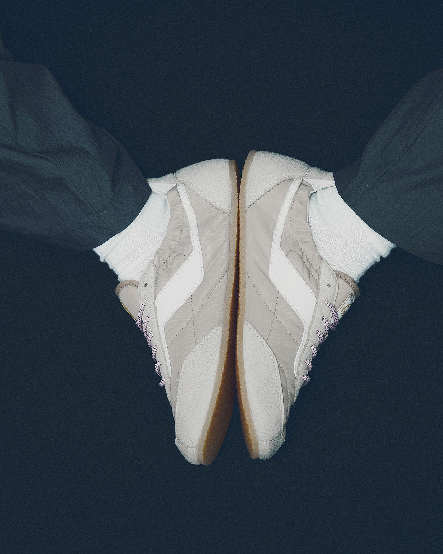 Barefoot Sneakerina Kima Ohne Project Vapore side view of the pair